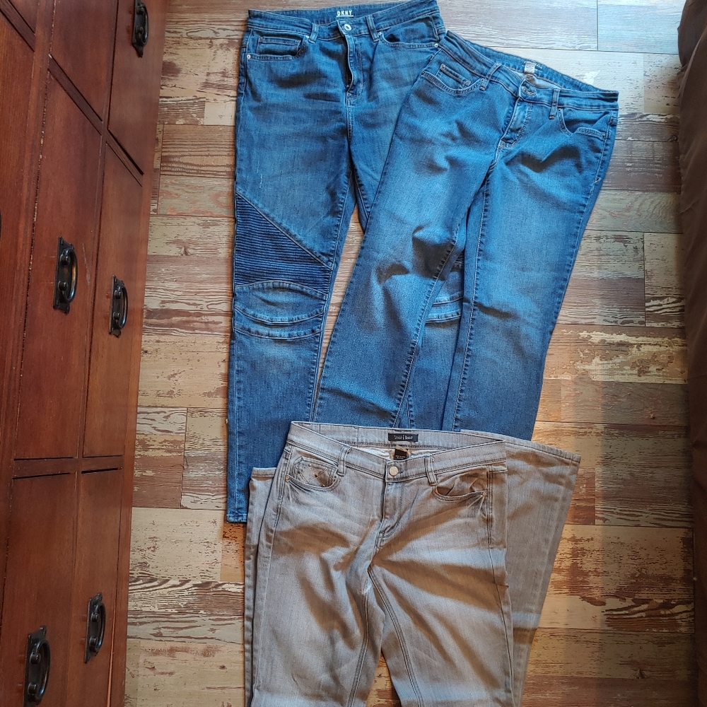 Bundle 2 pairs of jeans size 8